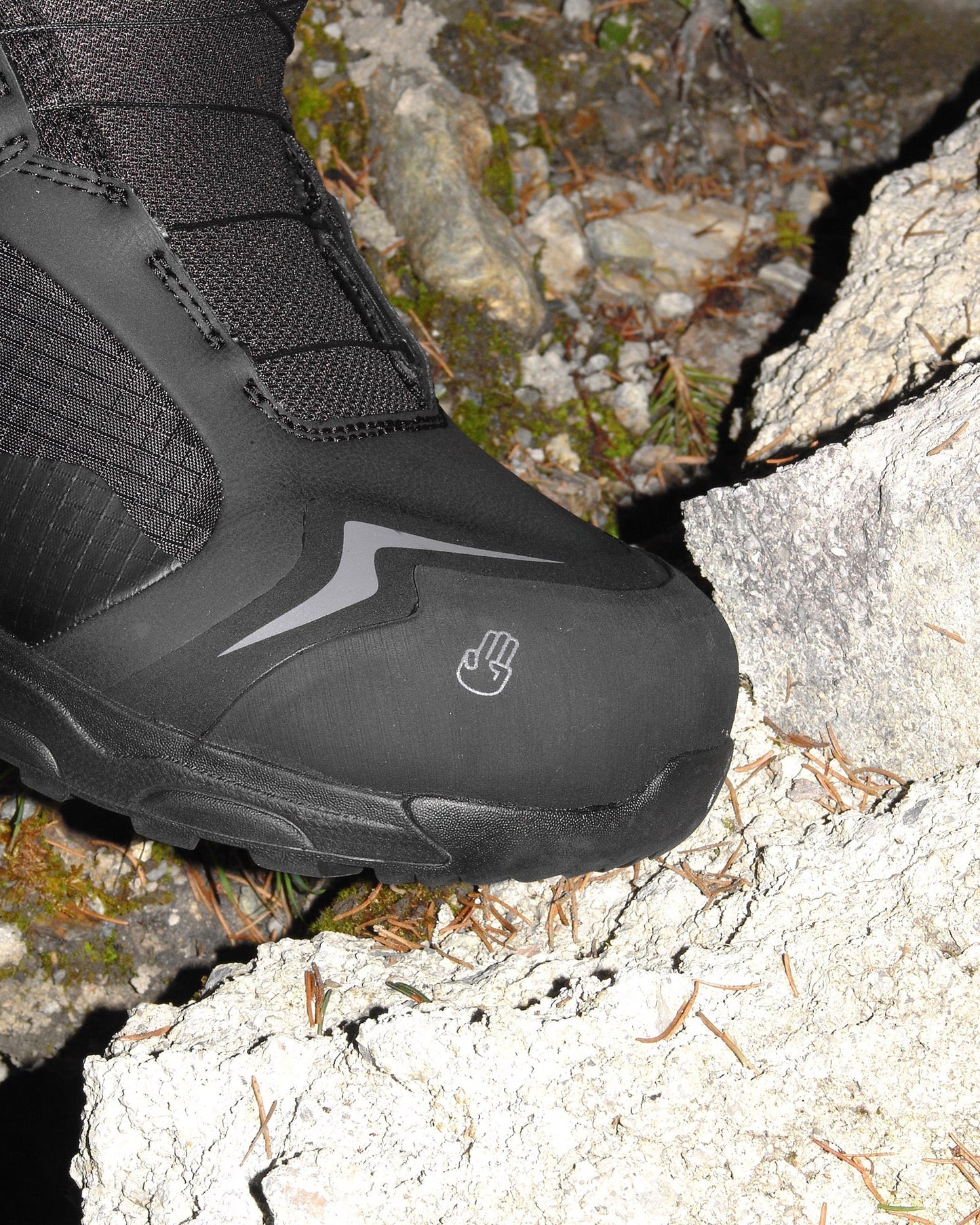 Boots - Rave Men's Snowboard Boots - Bataleon US