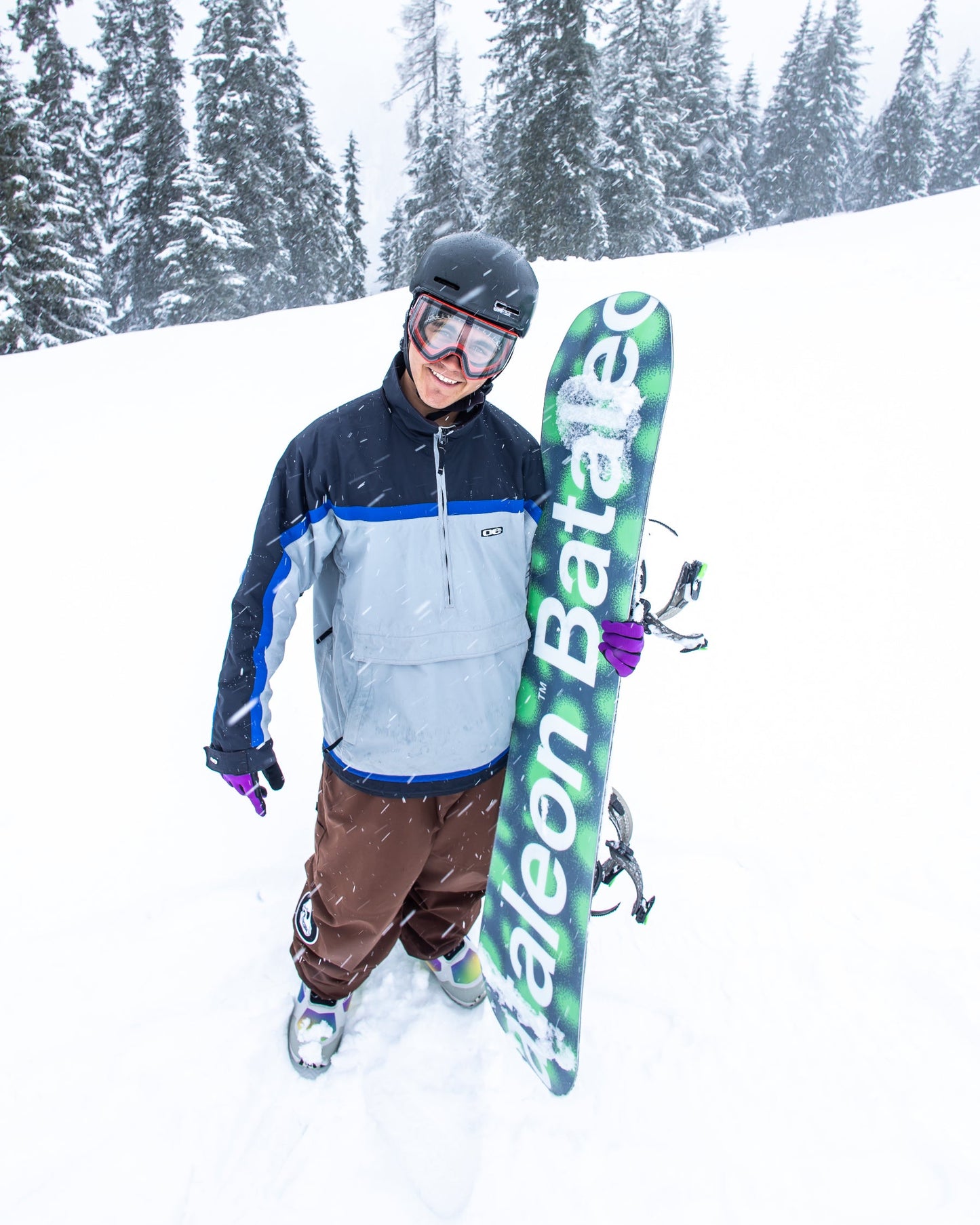 Best men snowboards in multicolor. FunKink 2025 | Bataleon Snowboards™ 2025.